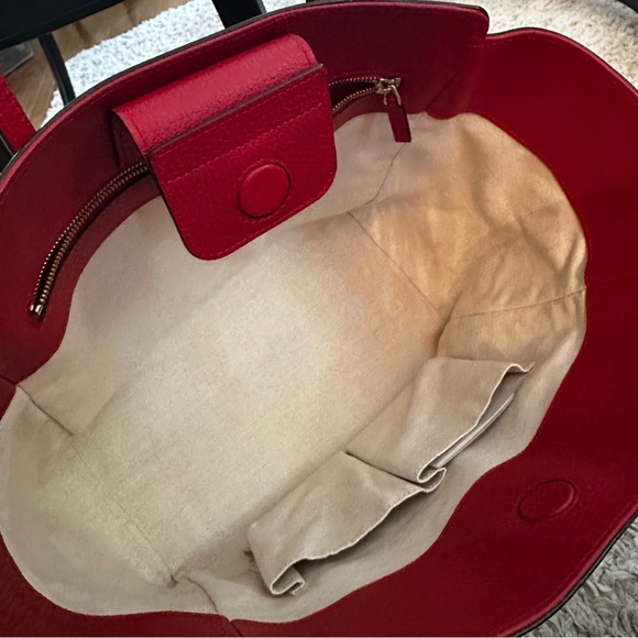 Gucci
Gucci Medium Calfskin Swing Tote - Picture 11 of 13